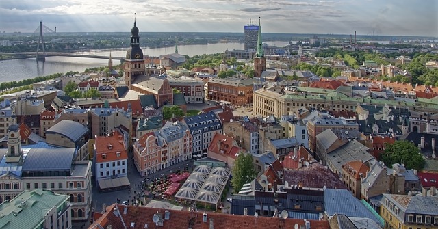 Riga: 3-Hour Old town and Farmers Market Detective Tour