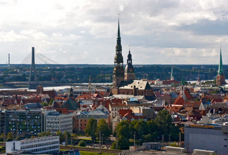 Riga: Guided Old Town Walking Tour